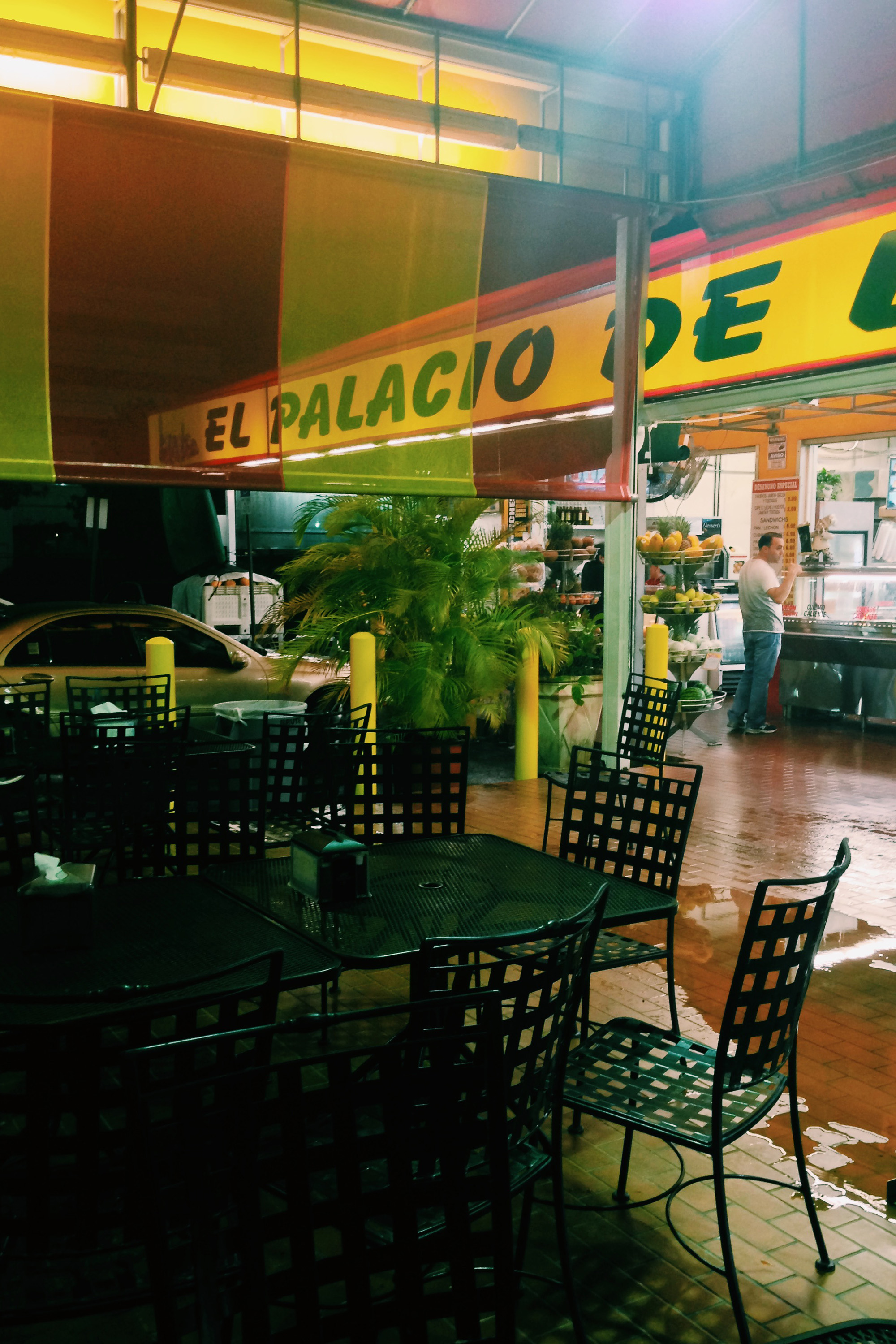 El Palacio de los Jugos, Miami Florida / Darker than Green