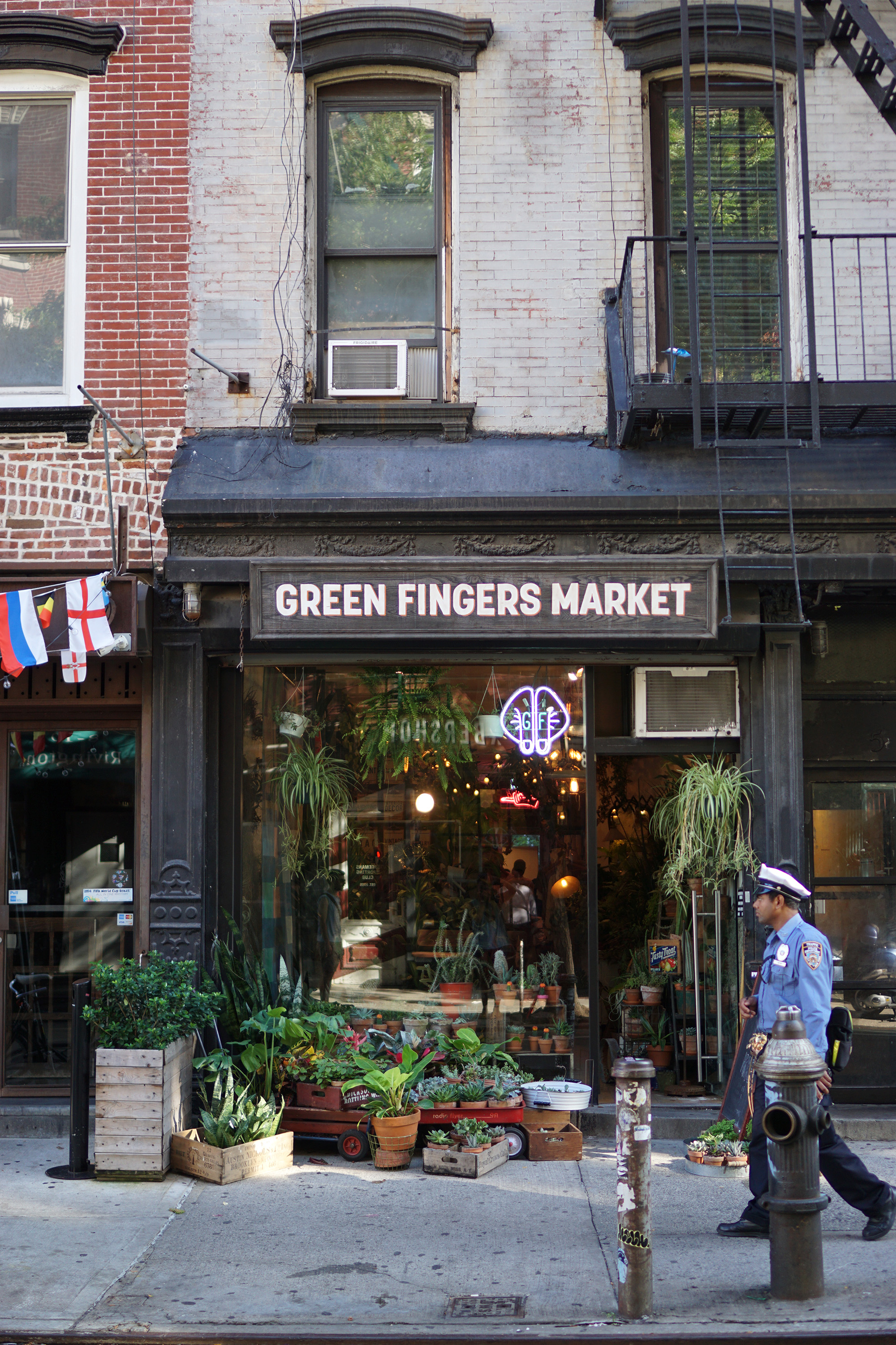 Green Fingers on Rivingston St, New York / Darker than Green